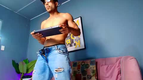 Snapshot of vans_ross chatting on 04-04-26, 02:36 Vans Ross online show from 04-04-26, 02:36