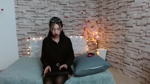 Snapshot of vanse_lust chatting on 12-04-24, 03:37 Karuna online show from 12-04-24, 03:37