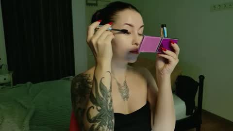 vaolietkat online show from 10-28-25, 06:50