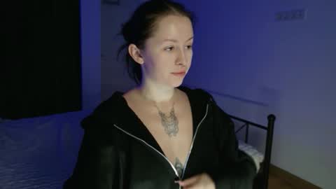 vaolietkat online show from 11-29-25, 06:49