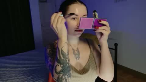 vaolietkat online show from 12-17-25, 08:20