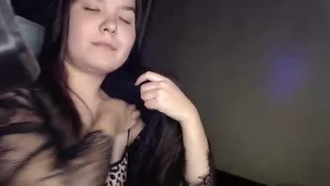 Snapshot of var_kiss chatting on 09-14-25, 03:22 Var Kiss online show from 09-14-25, 03:22