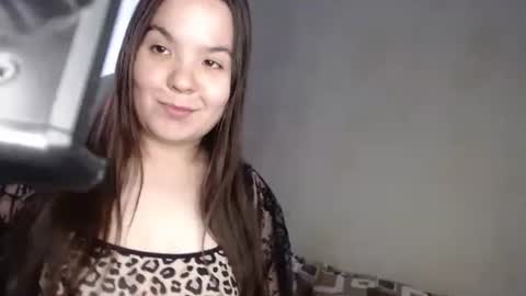 Snapshot of var_kiss chatting on 10-27-25, 05:44 Var Kiss online show from 10-27-25, 05:44