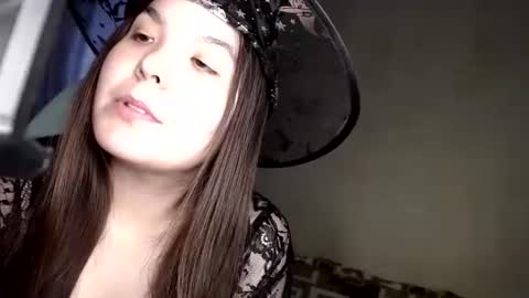 Snapshot of var_kiss chatting on 11-01-25, 09:44 Var Kiss online show from 11-01-25, 09:44