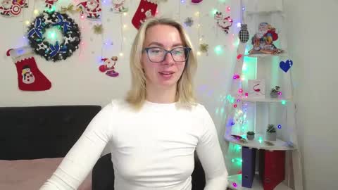Snapshot of vasilisasii chatting on 12-27-24, 12:34 Vasilisa online show from 12-27-24, 12:34