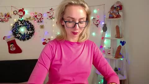 Snapshot of vasilisasii chatting on 12-30-24, 12:42 Vasilisa online show from 12-30-24, 12:42