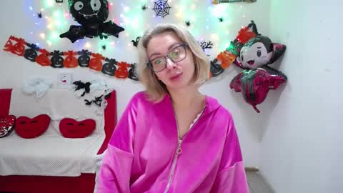 Snapshot of vasilisasii chatting on 10-18-25, 06:16 Vasilisa online show from 10-18-25, 06:16
