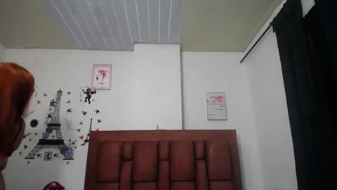 Aurora Cooper online show from 10-27-25, 12:47