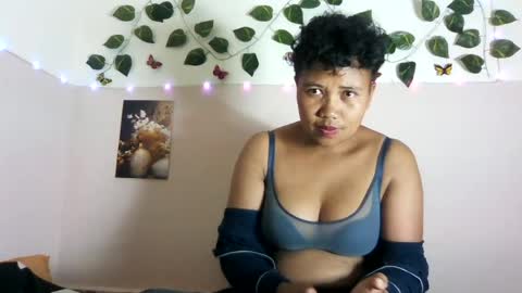 Snapshot of vayannah chatting on 06-13-26, 06:50 Vayannah online show from 06-13-26, 06:50