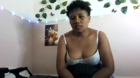 Snapshot of vayannah chatting on 06-17-26, 04:52 Vayannah online show from 06-17-26, 04:52