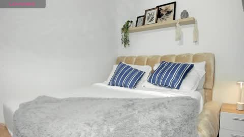 Hi Im Vayolet online show from 05-12-26, 08:50