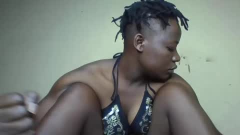 Snapshot of vee_tommy chatting on 12-08-24, 03:21 Vee tommy online show from 12-08-24, 03:21