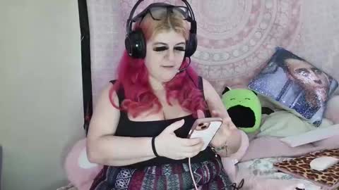 Veronica Lehane online show from 01-24-25, 04:06