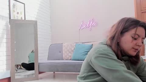 Vee Simons online show from 12-15-24, 01:43