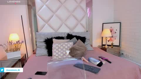 Vee Simons online show from 12-23-24, 11:28