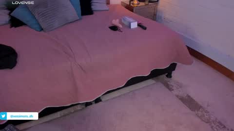 Vee Simons online show from 01-08-25, 10:58