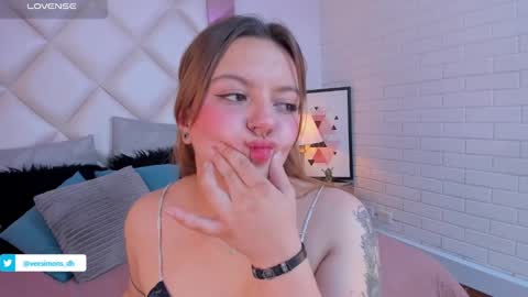 Vee Simons online show from 01-09-25, 02:01