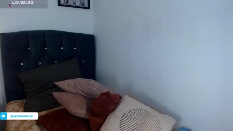 Vee Simons online show from 02-04-25, 11:49