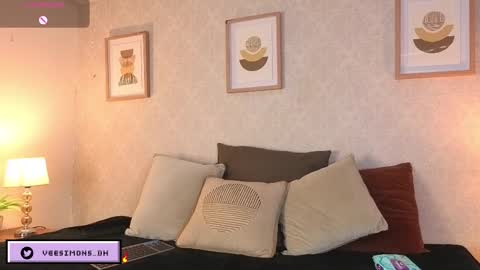 Vee Simons online show from 02-24-26, 08:18