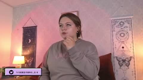Vee Simons online show from 06-15-26, 08:00