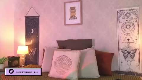 Vee Simons online show from 06-18-26, 08:13