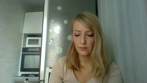 Veessa online show from 12-17-25, 06:41
