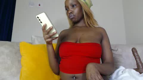 Snapshot of veey_dellah chatting on 04-13-26, 03:39 veey online show from 04-13-26, 03:39