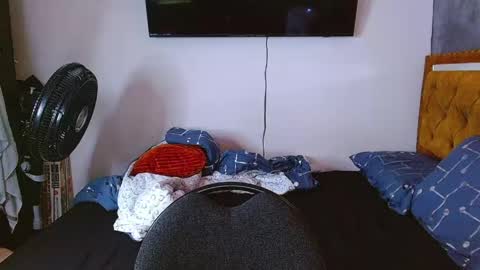velk_hot1 online show from 04-30-26, 01:17