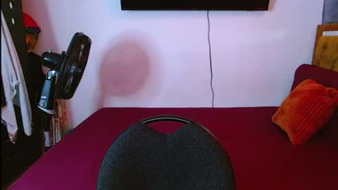 velk_hot1 online show from 06-24-26, 01:43