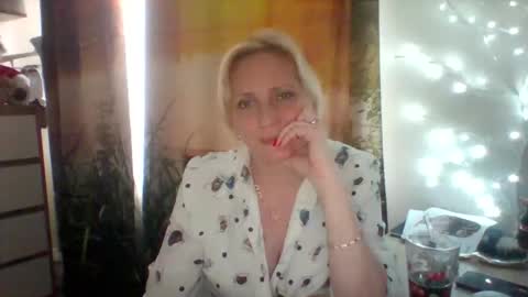 velka_raspberry online show from 05-27-26, 03:31