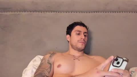 Emm online show from 02-11-26, 03:33