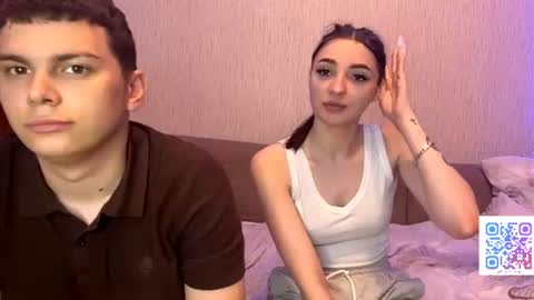 Snapshot of vellacousar chatting on 06-18-26, 04:22 Leonardo and Luna online show from 06-18-26, 04:22