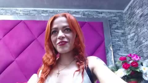 Snapshot of vellaparis chatting on 01-10-25, 12:36 vellaparis online show from 01-10-25, 12:36