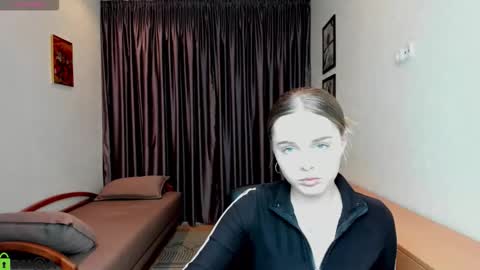velora_vyxen online show from 10-06-25, 12:13