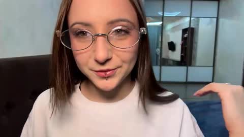 LisaWens online show from 02-04-26, 03:29