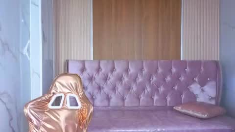 Snapshot of velvet_celeste_b chatting on 06-11-26, 12:32 velvet_celeste_b online show from 06-11-26, 12:32