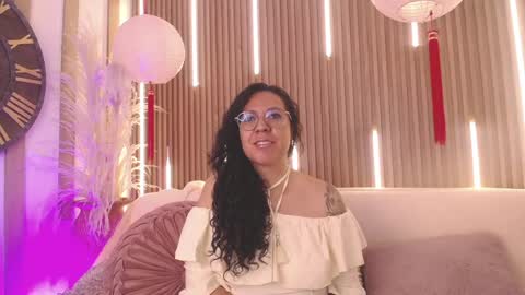 Snapshot of velvet_curly chatting on 05-14-26, 12:23 Emma Curly online show from 05-14-26, 12:23