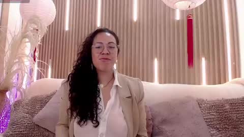 Snapshot of velvet_curly chatting on 05-22-26, 12:33 Emma Curly online show from 05-22-26, 12:33