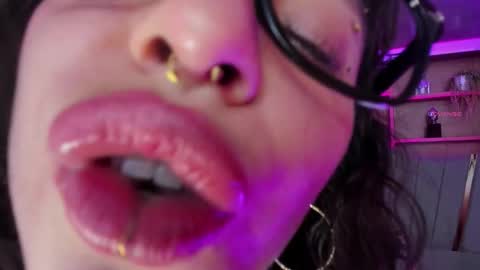 Isabella  online show from 12-21-25, 03:41