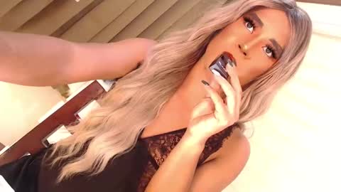 Snapshot of velvet_fux chatting on 12-04-24, 10:24 Richy will make you fall in love online show from 12-04-24, 10:24