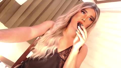 Snapshot of velvet_fux chatting on 12-06-24, 07:54 Richy will make you fall in love online show from 12-06-24, 07:54