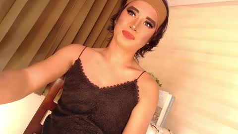 Snapshot of velvet_fux chatting on 12-20-24, 06:24 Richy will make you fall in love online show from 12-20-24, 06:24