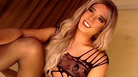 Snapshot of velvet_fux chatting on 01-30-25, 08:53 Richy will make you fall in love online show from 01-30-25, 08:53