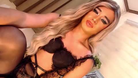 Snapshot of velvet_fux chatting on 02-22-25, 11:57 Richy will make you fall in love online show from 02-22-25, 11:57