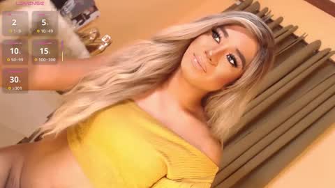 Snapshot of velvet_fux chatting on 09-12-25, 02:11 Richy will make you fall in love online show from 09-12-25, 02:11