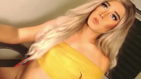 Snapshot of velvet_fux chatting on 10-12-25, 12:09 Richy will make you fall in love online show from 10-12-25, 12:09