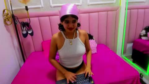 Snapshot of velvet_giirll chatting on 06-23-26, 05:38 velvet_giirll online show from 06-23-26, 05:38