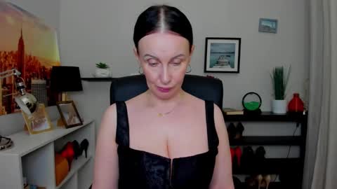 Jasmine online show from 10-16-25, 06:03