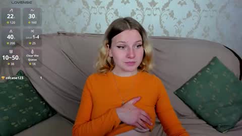 velvet_peach_ online show from 09-12-25, 05:29