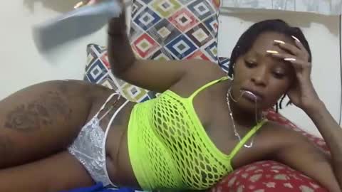 Snapshot of velvet_temptress chatting on 01-15-25, 06:29 velvet online show from 01-15-25, 06:29